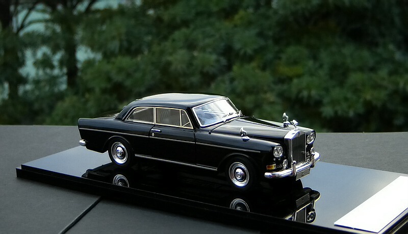 1/43 Rolls-Royce Silver Cloud III Limousine 1964