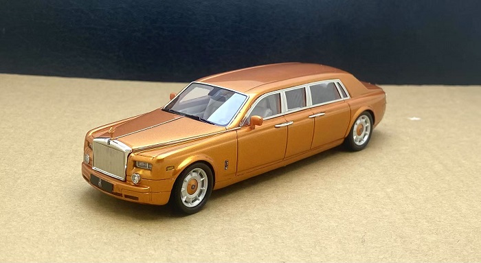 1/43 Rolls-Royce Stretched Phantom EWB 2004